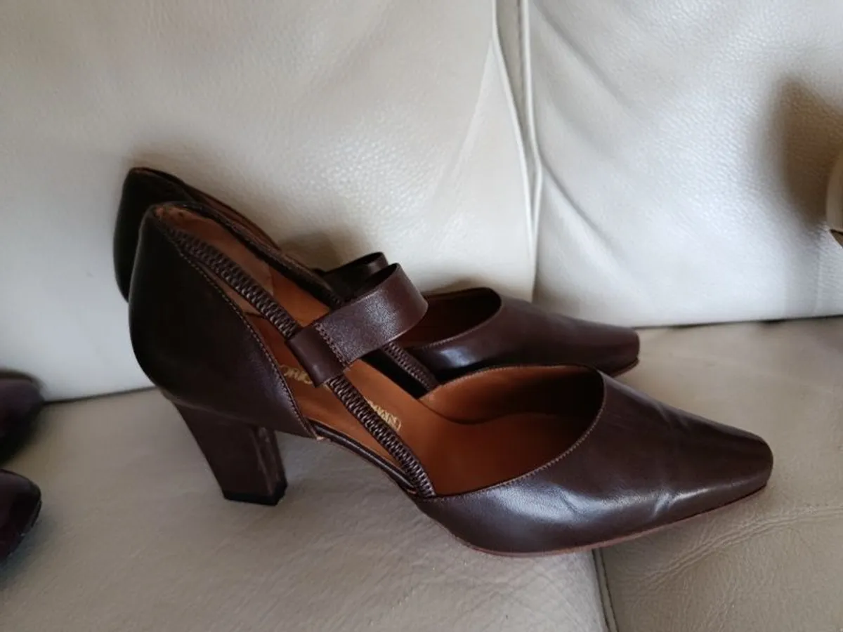 Emporio Armani Brown Heels Sz 38.5 - Image 1