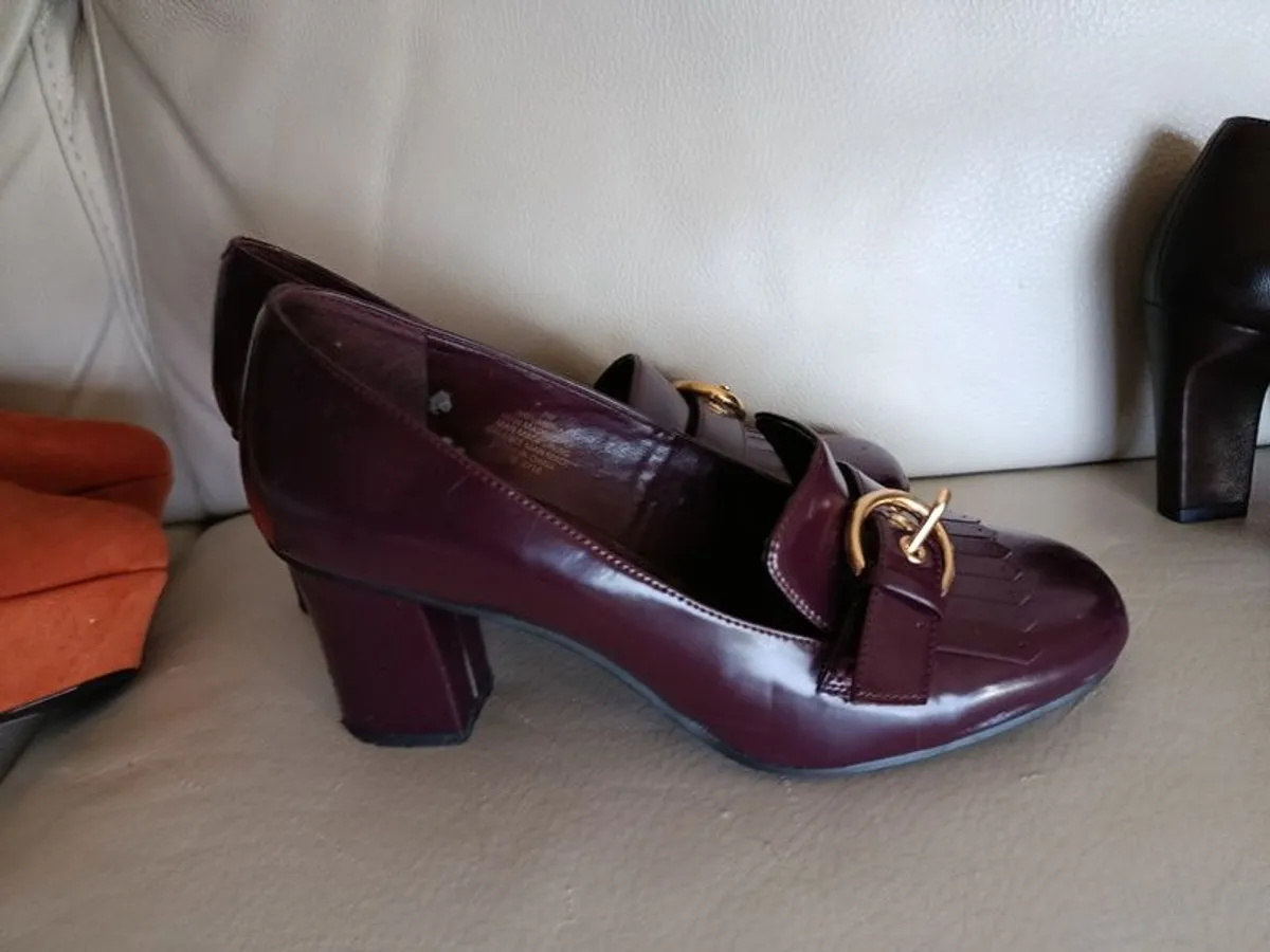 Nine West Burgundy Heels Sz 38