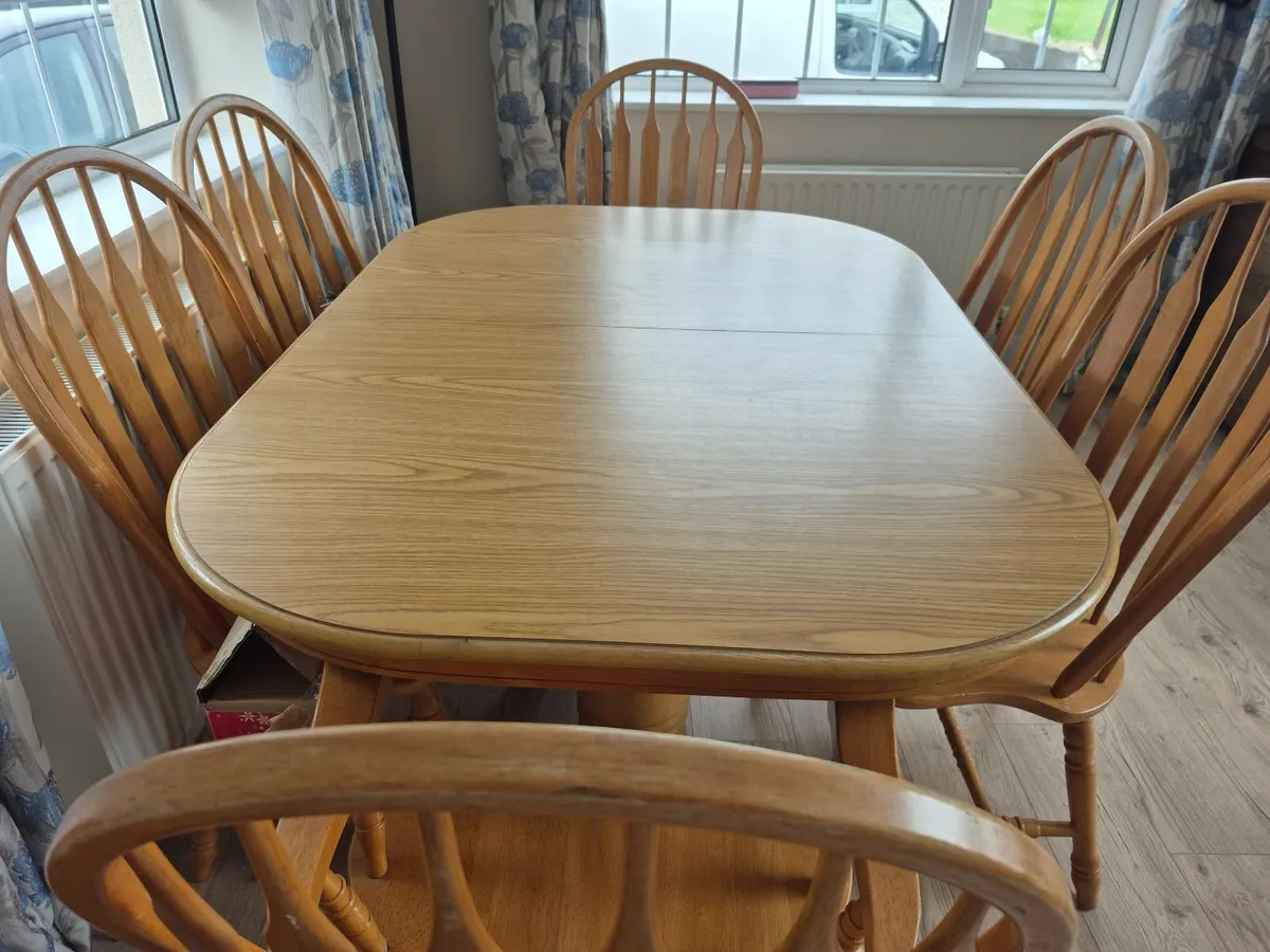 Table and 6 chairs - Image 2