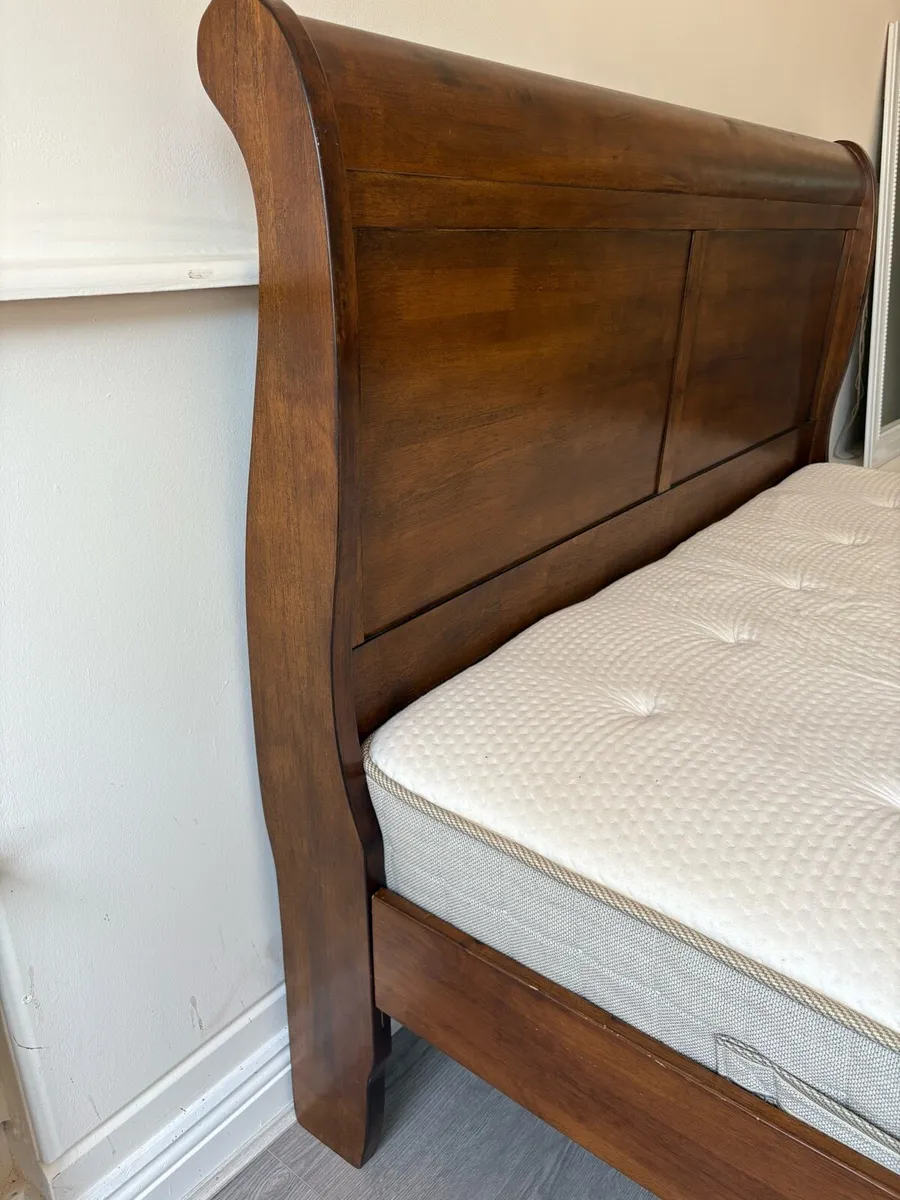 Louis Phillippe Kingsize bed and 6 drawer dresser - Image 4