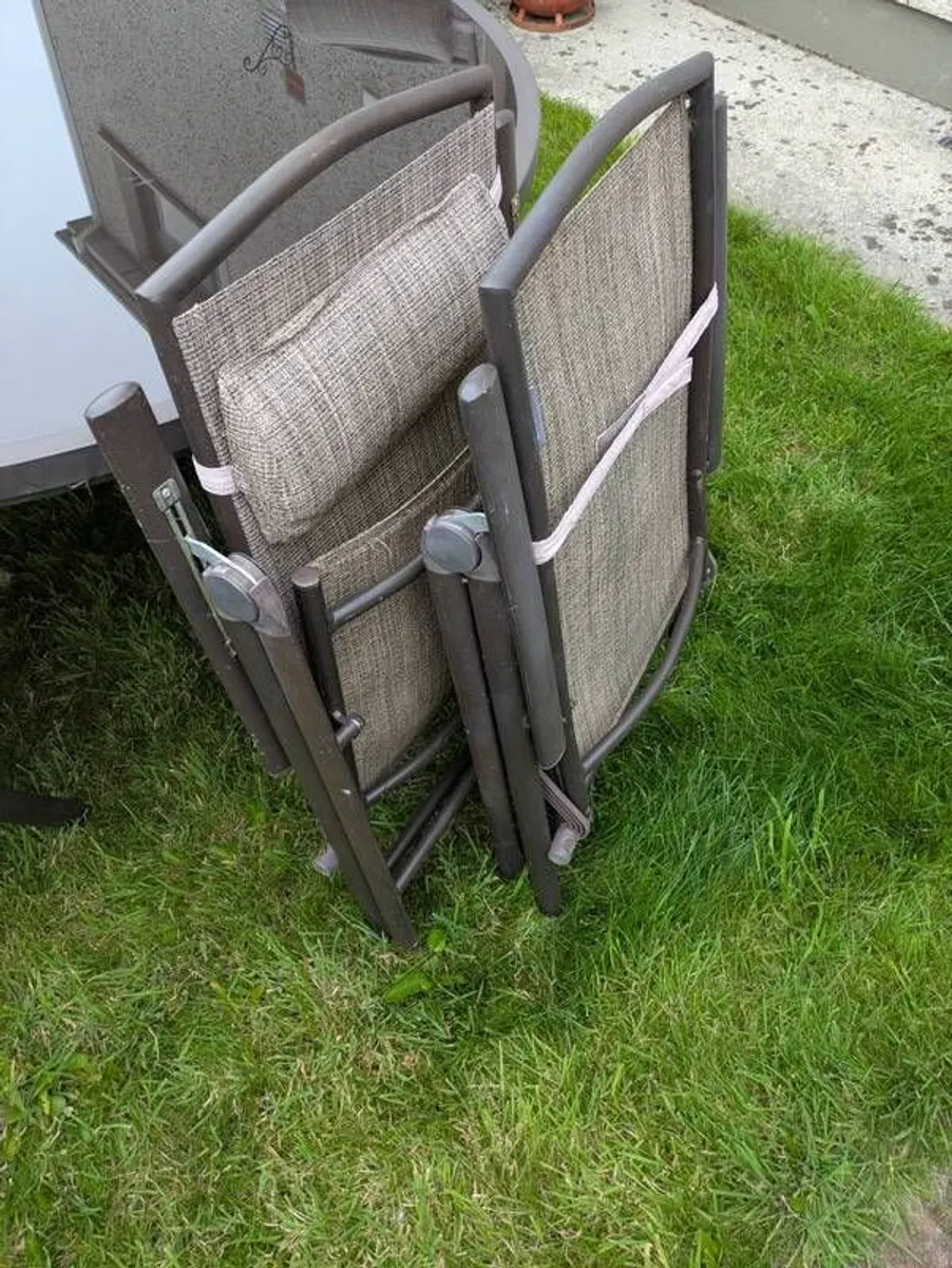 Patio set - Image 4