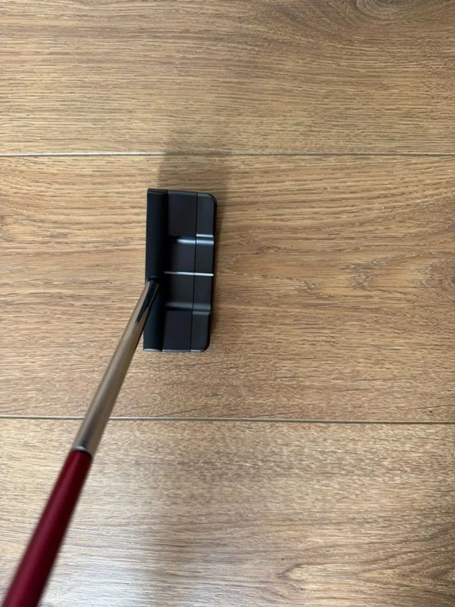 Odyssey Tri Hot Triple Wide CS Putter 35 in - Image 2