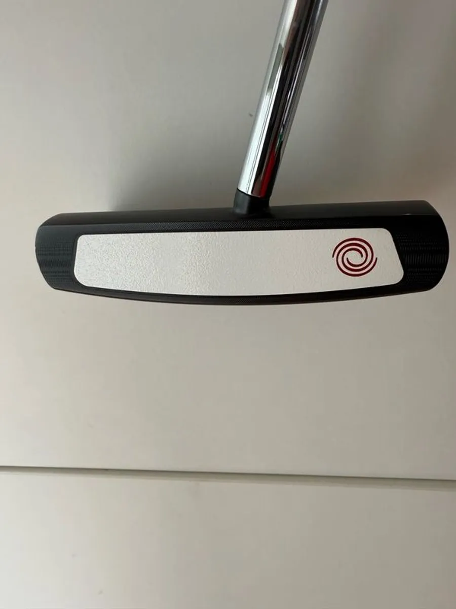 Odyssey Tri Hot Triple Wide CS Putter 35 in - Image 3