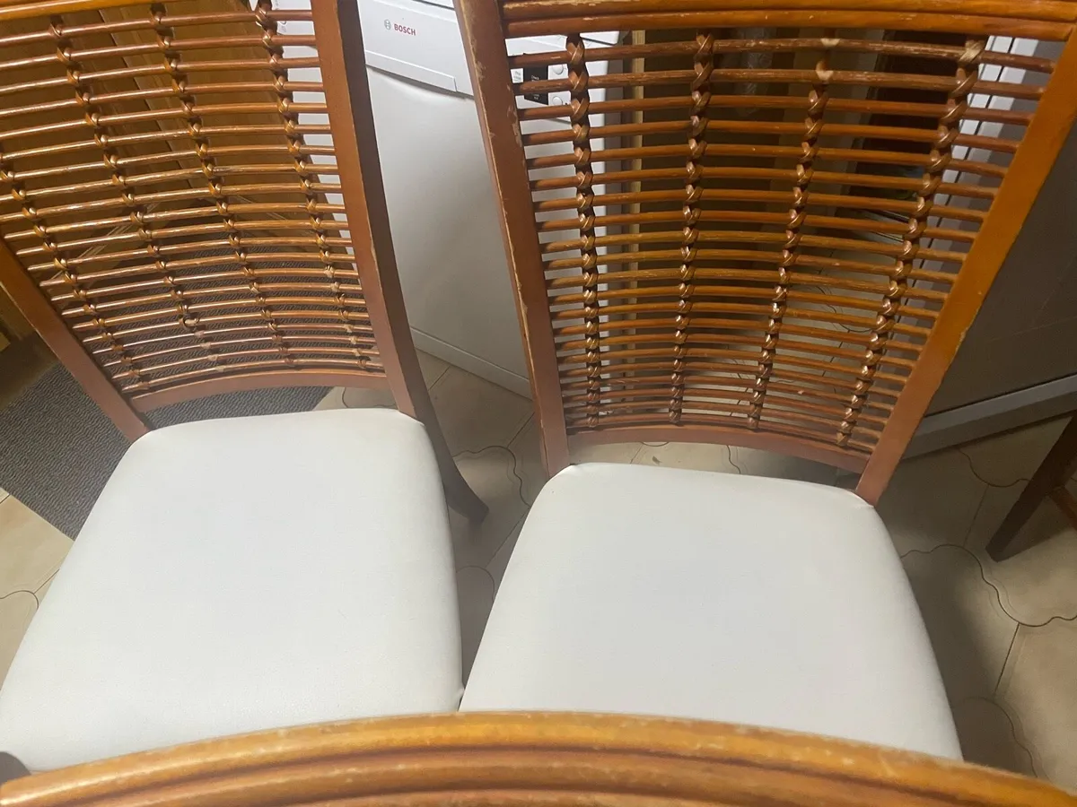 Table and 6chairs - Image 2