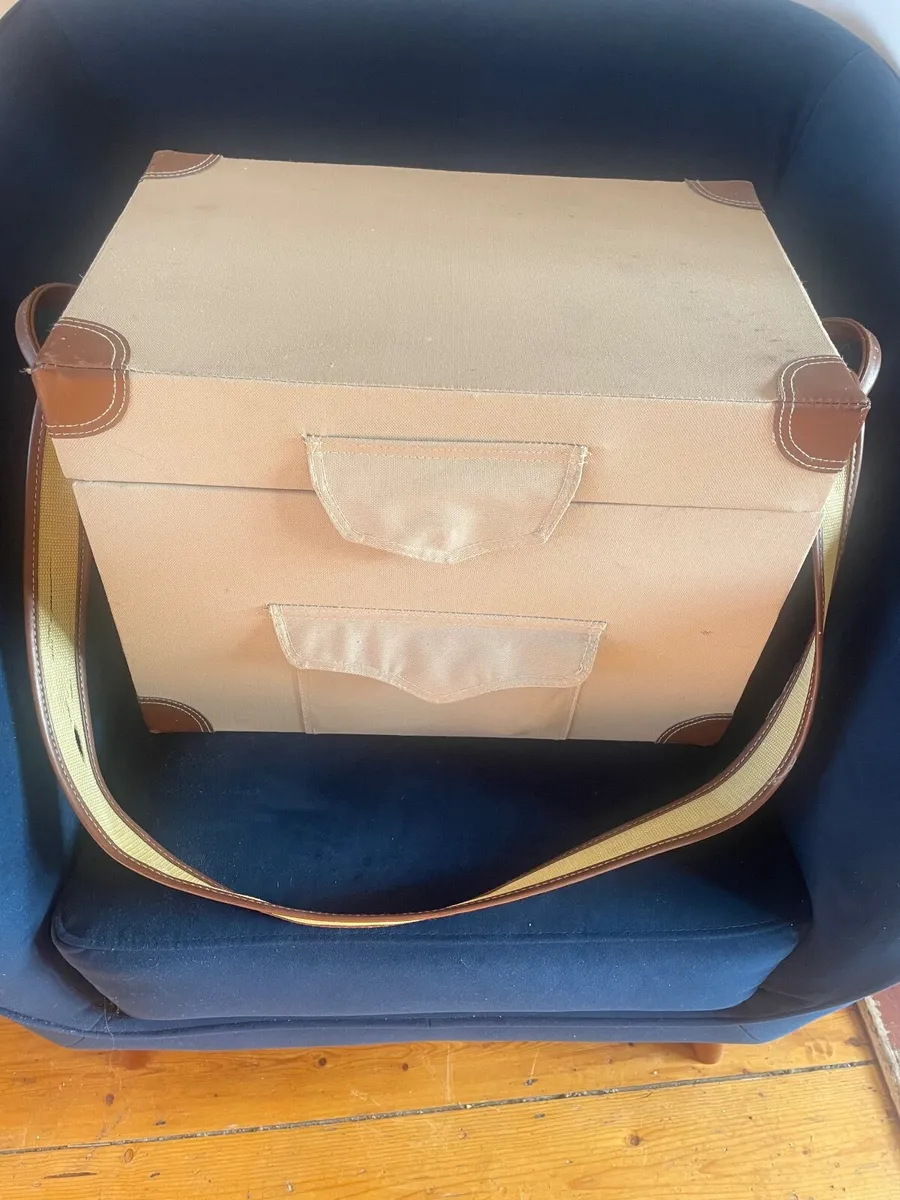 Luxury Picnic Basket - Image 4