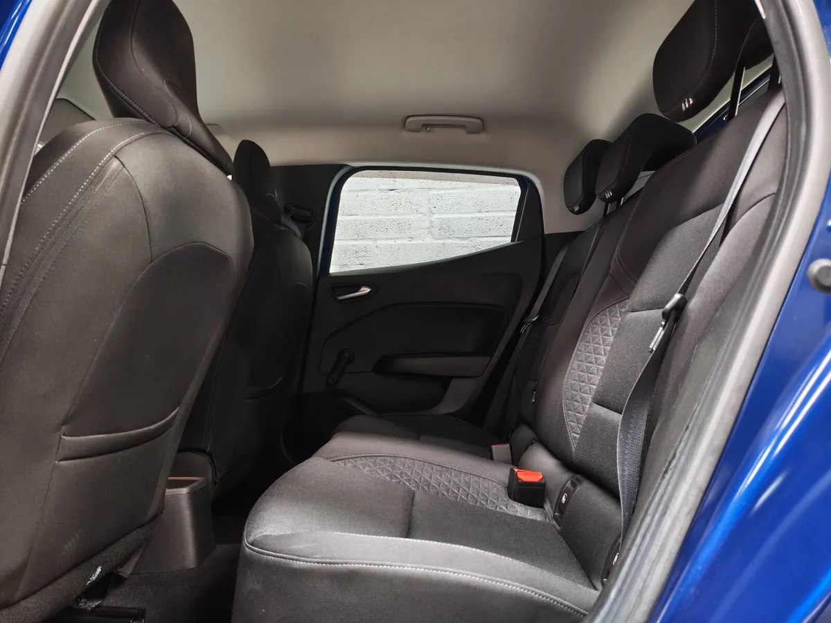Renault Clio 2021 1.0 PETROL EXPRESSION EXRRA - Image 4