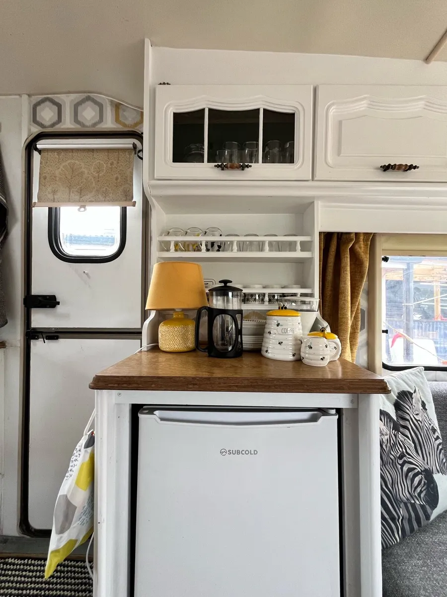 2 berth Abi Daystar Caravan - Image 2