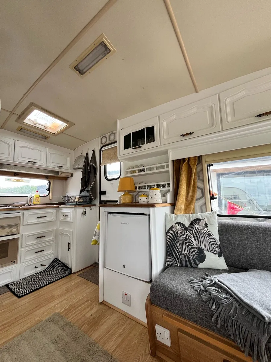 2 berth Abi Daystar Caravan - Image 4