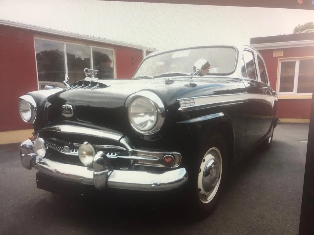 Vintage car - Image 1