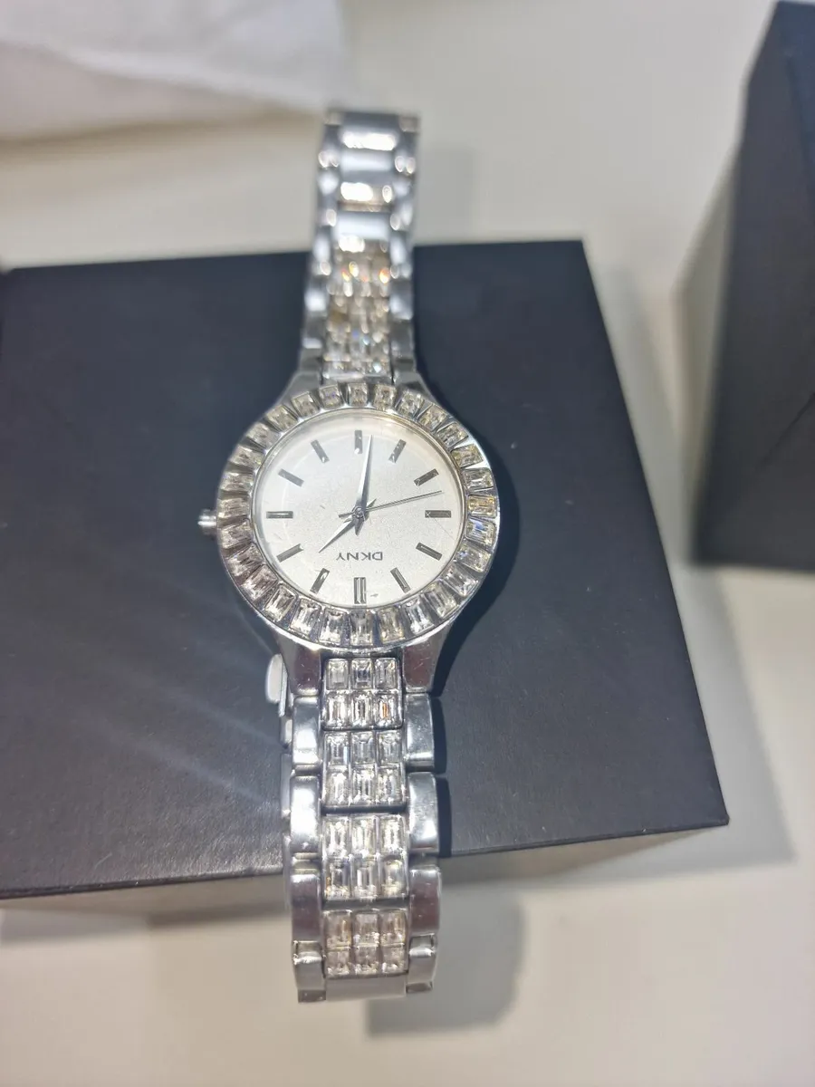 Watchs - Image 2