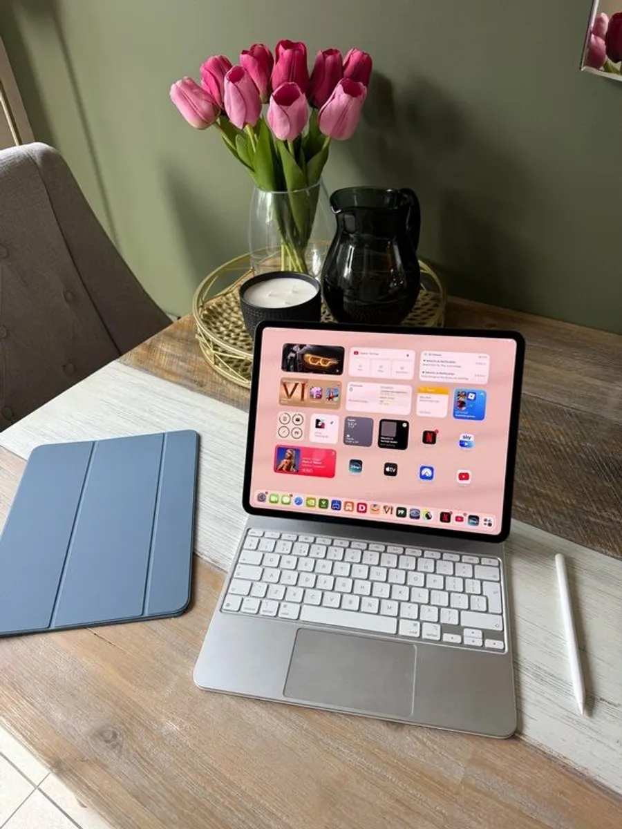 iPad Pro M4 13" + Magic Keyboard 2 + Apple Pencil 2 - Image 1