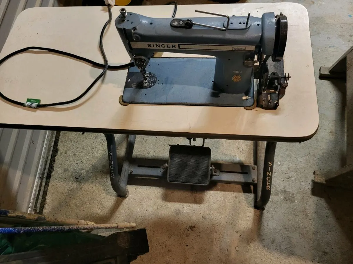 Sewing machines - Image 1