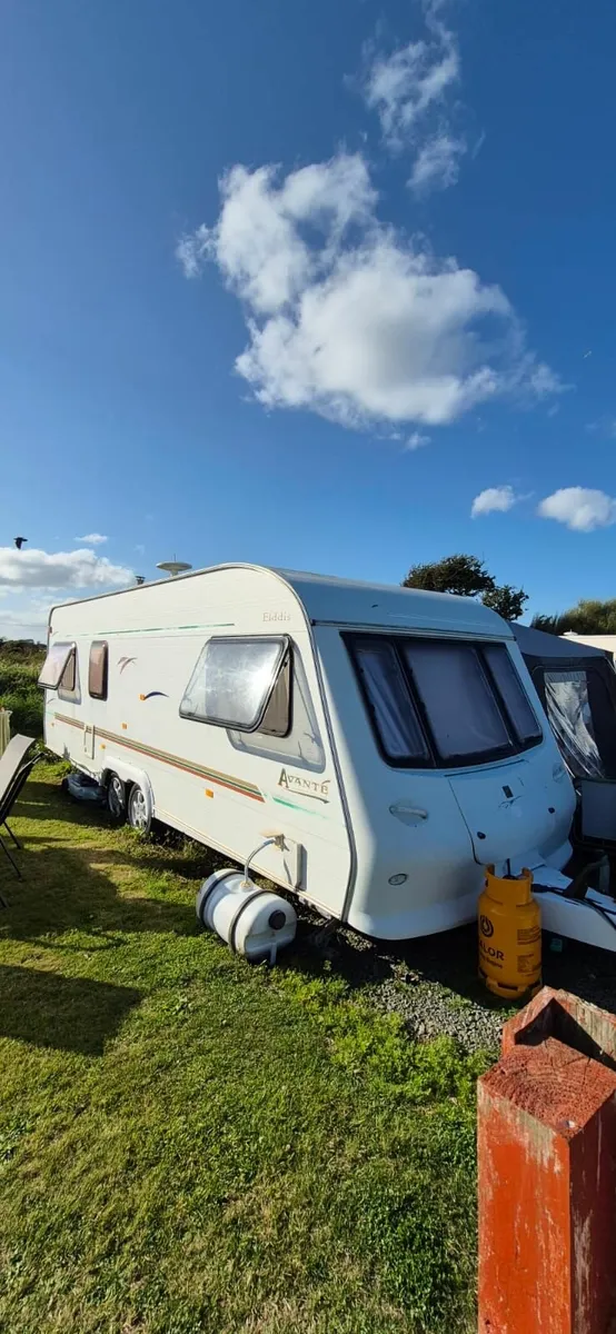 Caravan with full size awning - Image 1