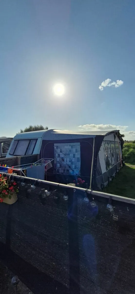 Caravan with full size awning - Image 2