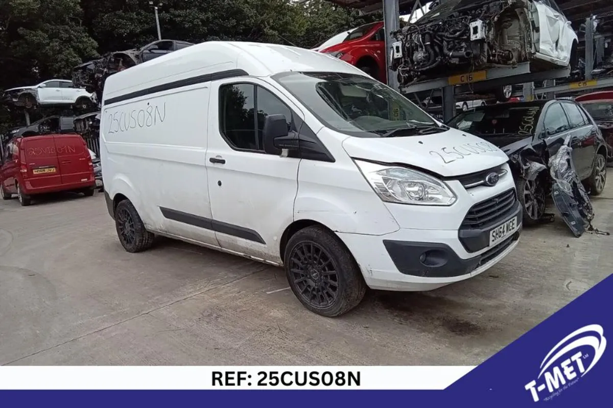 2014 FORD TRANSIT CUSTOM BREAKING FOR PARTS - Image 1