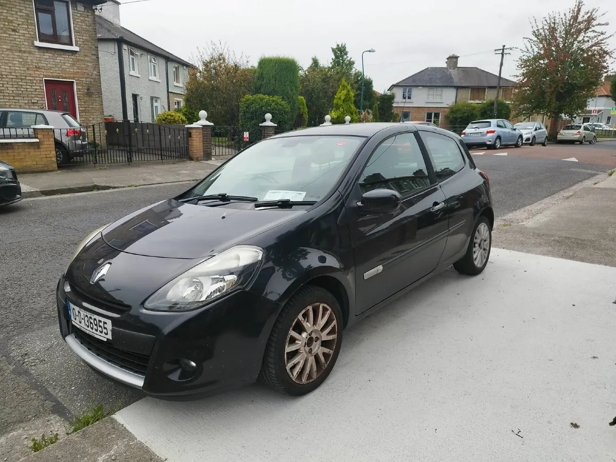 Renault Clio 2010 - Image 1