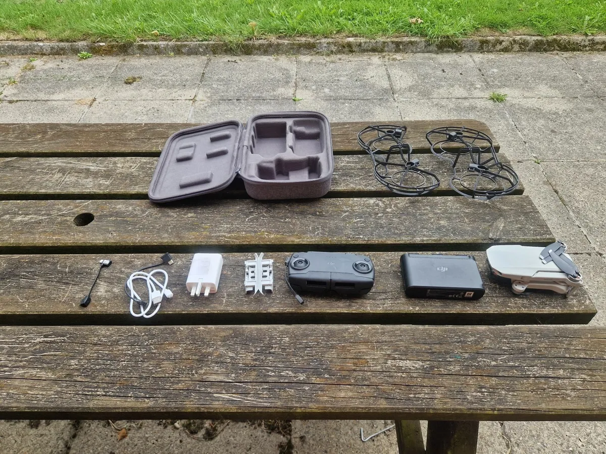 Dji mavic mini fly more combo great condition - Image 1