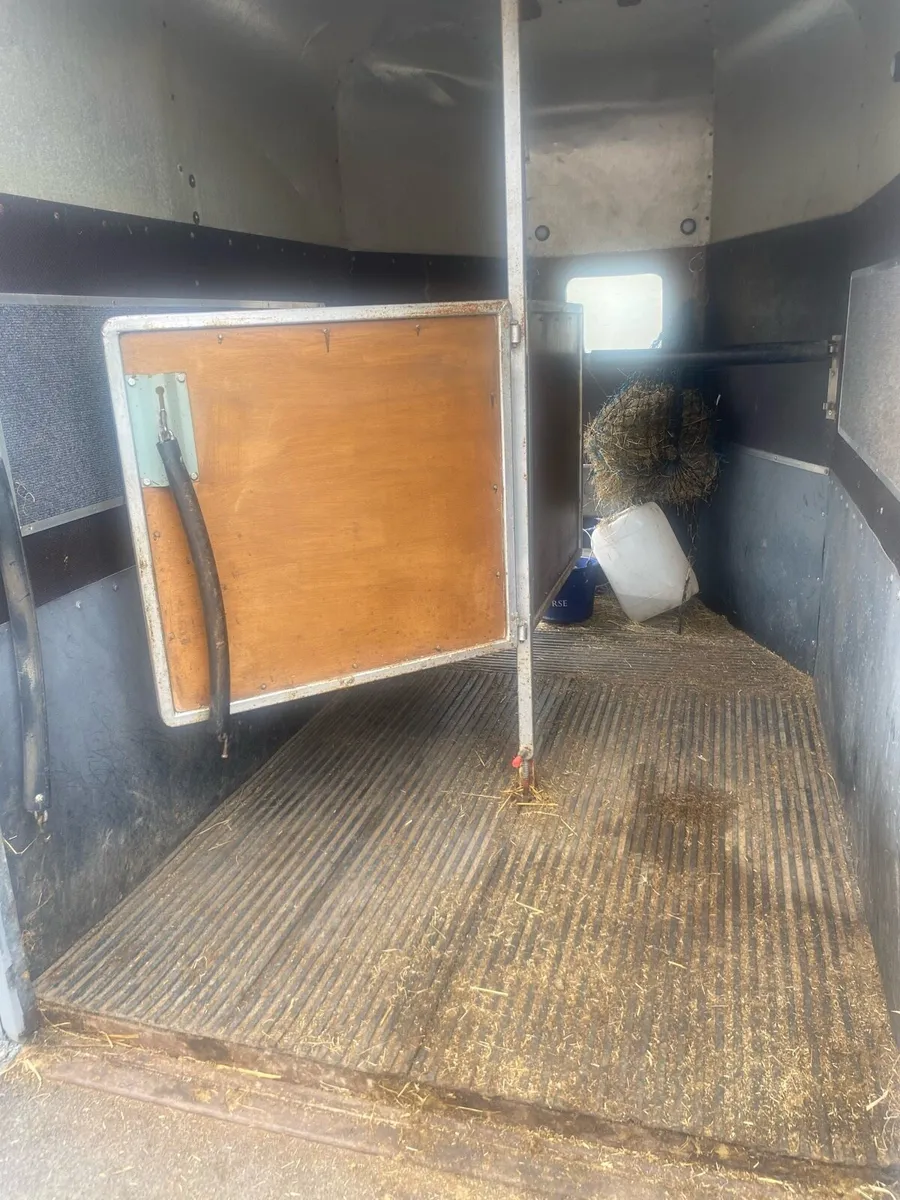 Double horsebox - Image 3