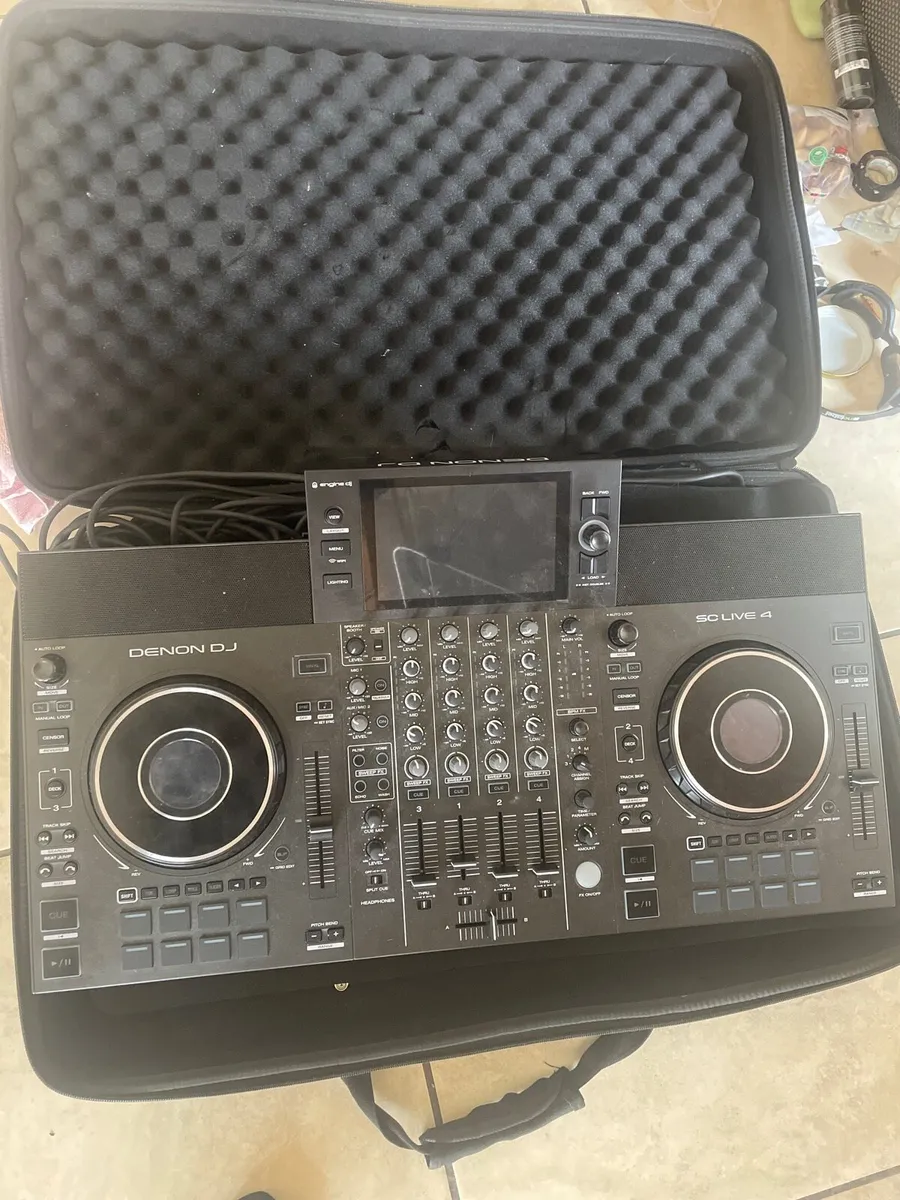Denon sclive 4 with built in speakers hard case - Image 1