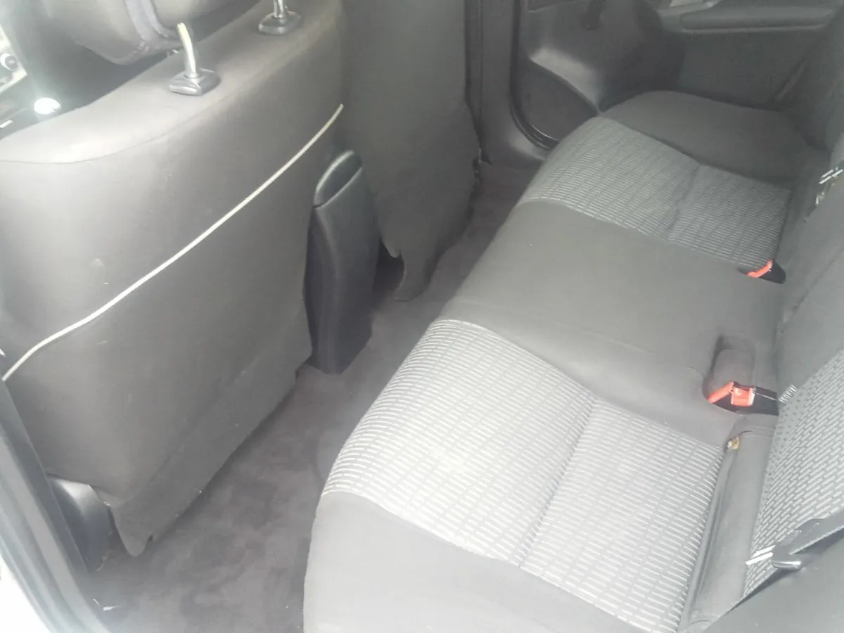 Toyota Avensis 2012 - Image 3