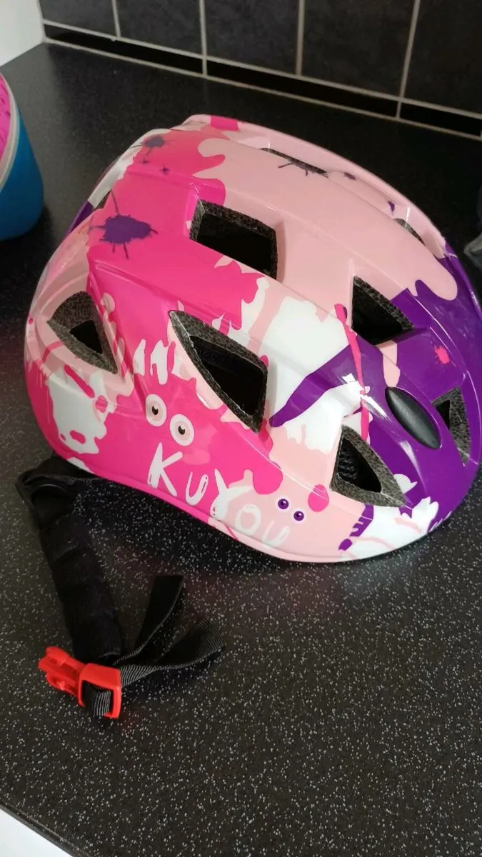 Girls Helmet - Image 1