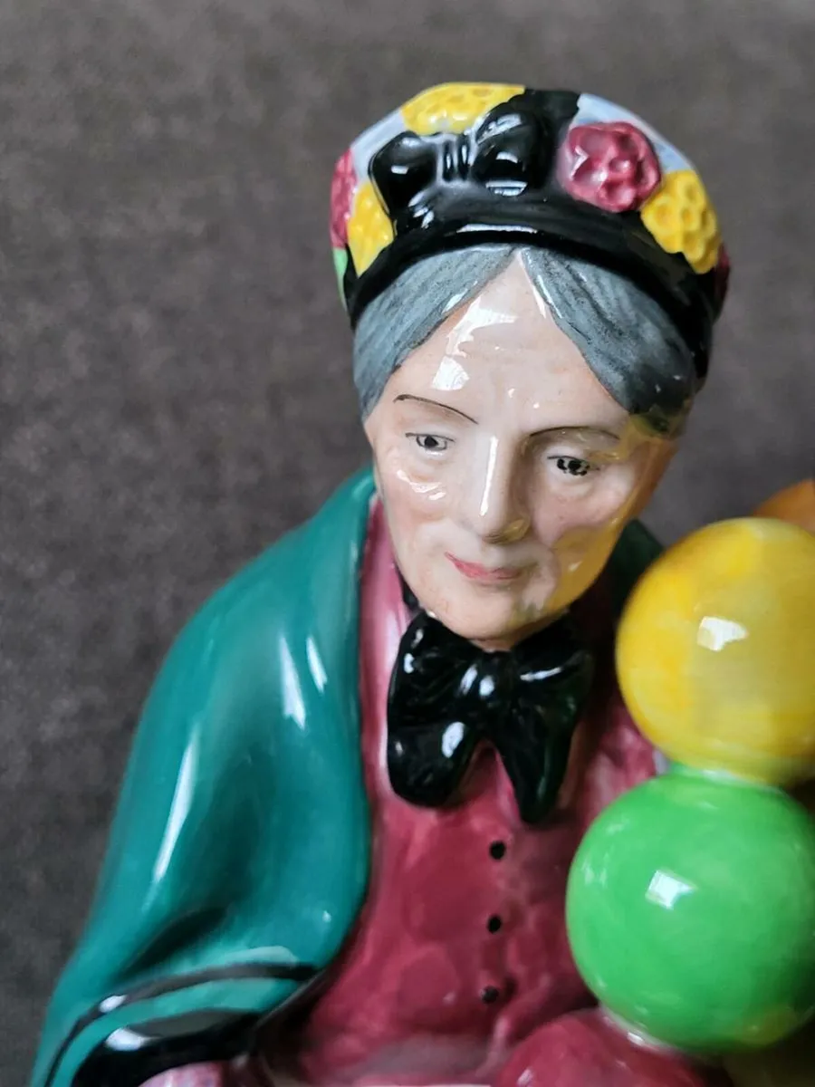 Royal Doulton The Old Balloon Seller HN1315 - Image 2