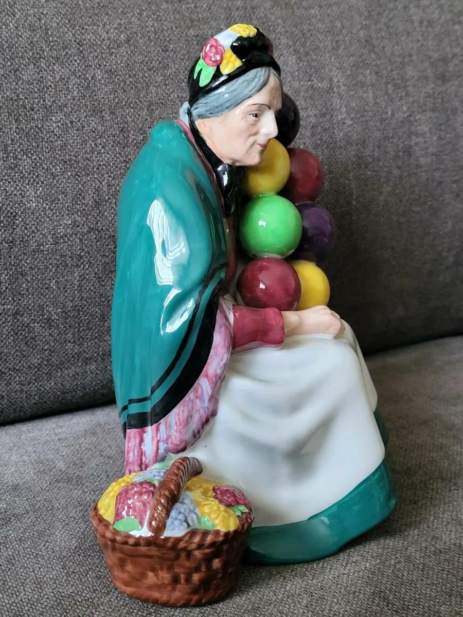 Royal Doulton The Old Balloon Seller HN1315 - Image 4