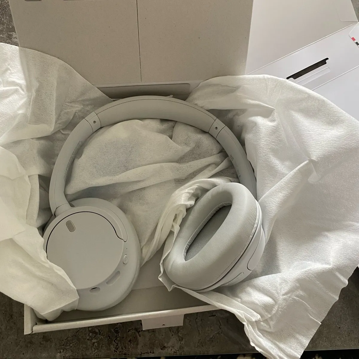 Sony Headphones WH-CH720N - Image 4