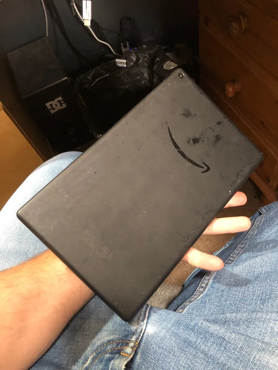 Amazon tablet - Image 2