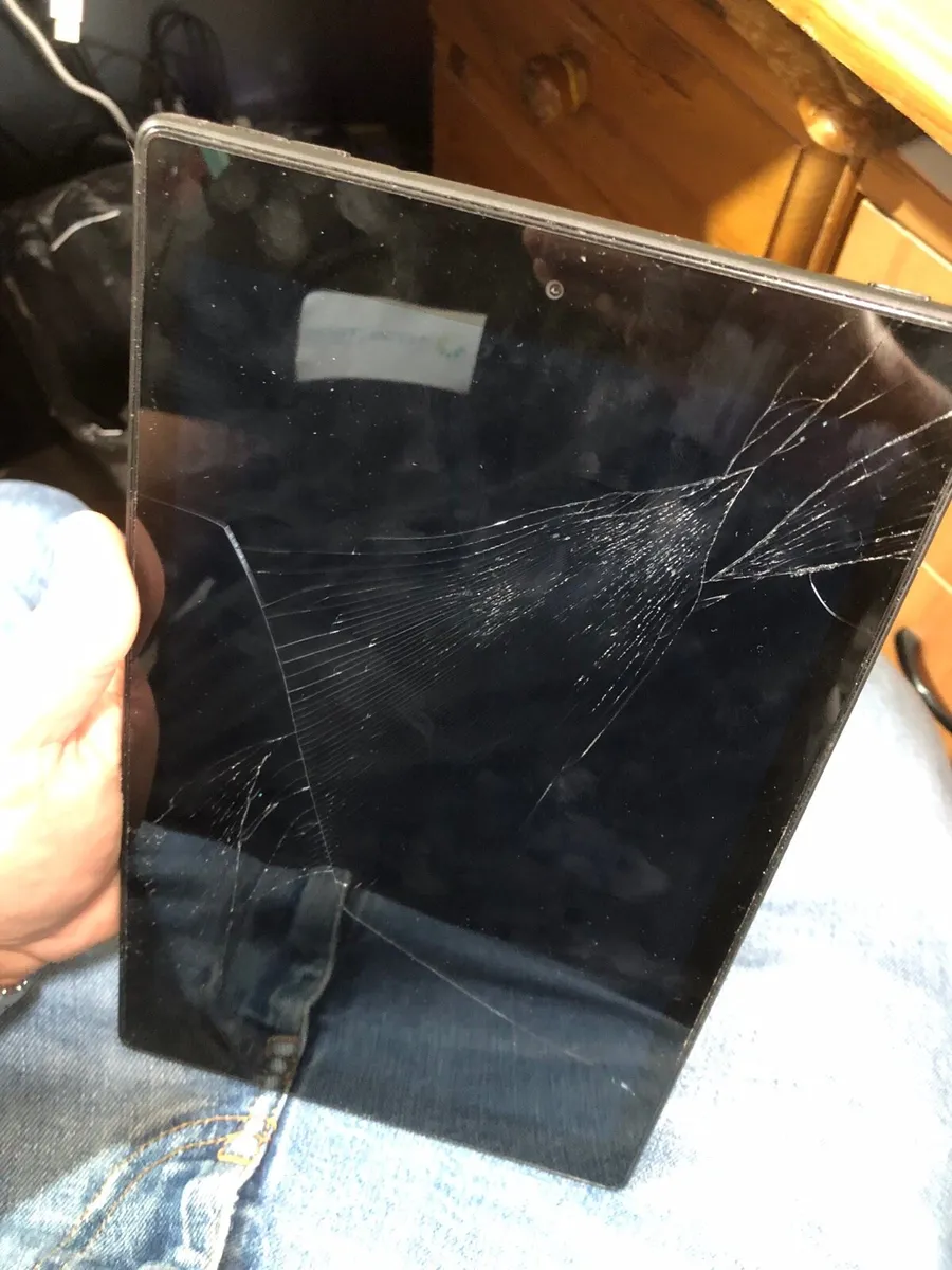 Amazon tablet - Image 3