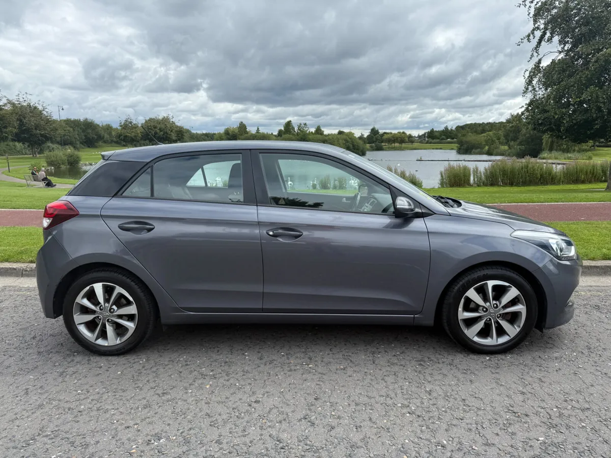 LOW MILEAGE HIGH SPEC DELUX MODEL - Image 4