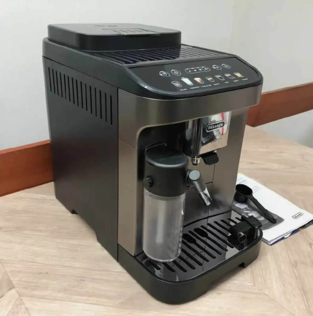 De'Longhi Magnifica Evo Bean to Cup Coffee Machine - Image 2
