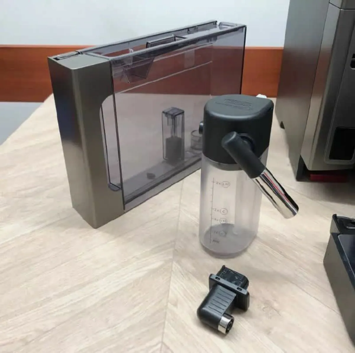 De'Longhi Magnifica Evo Bean to Cup Coffee Machine - Image 4
