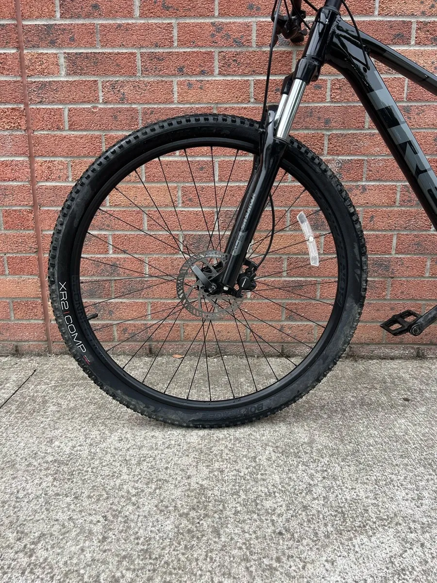Trek Marlin 5 Mountain Bike - Image 4