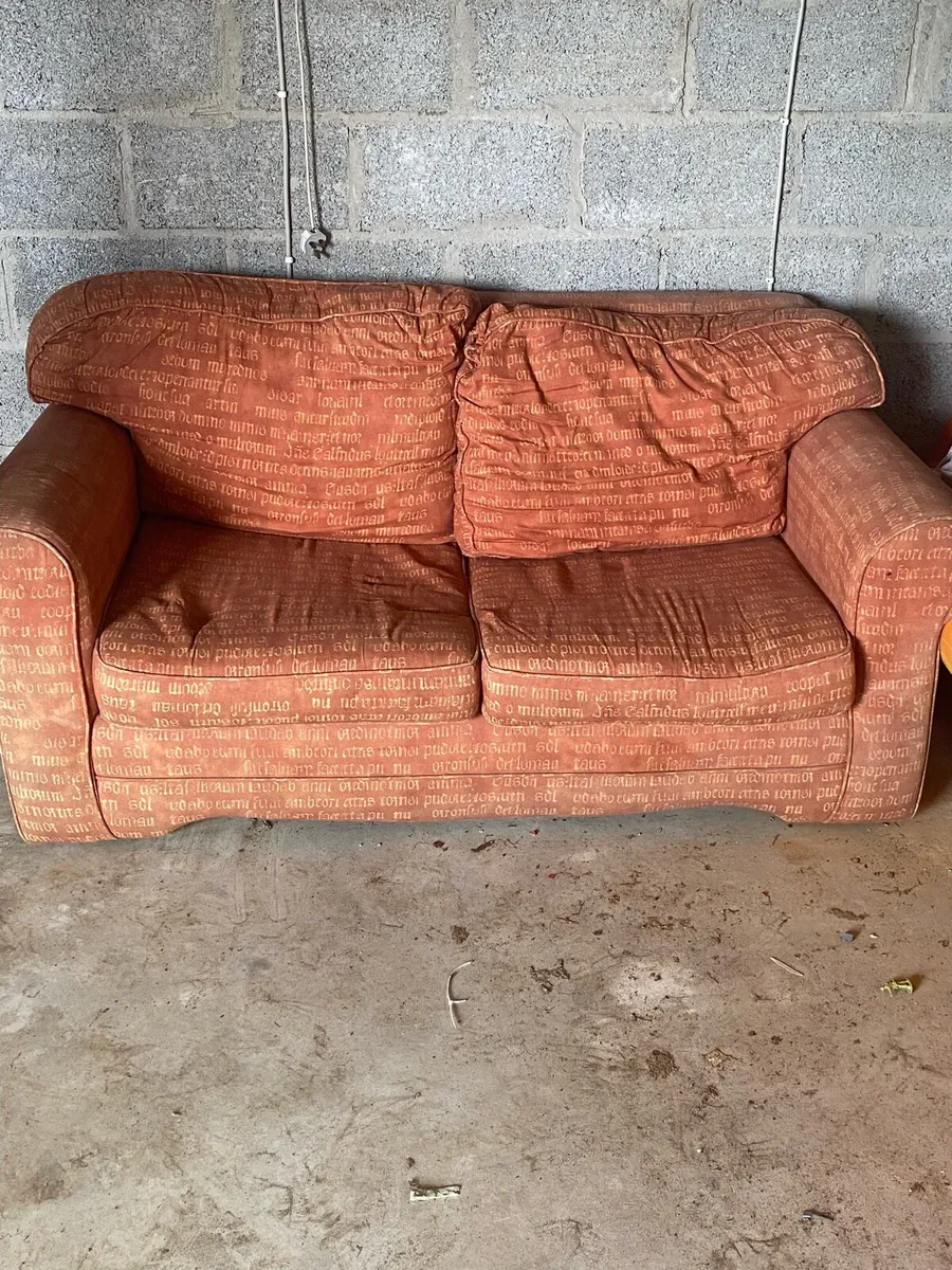Futon couch - Image 1