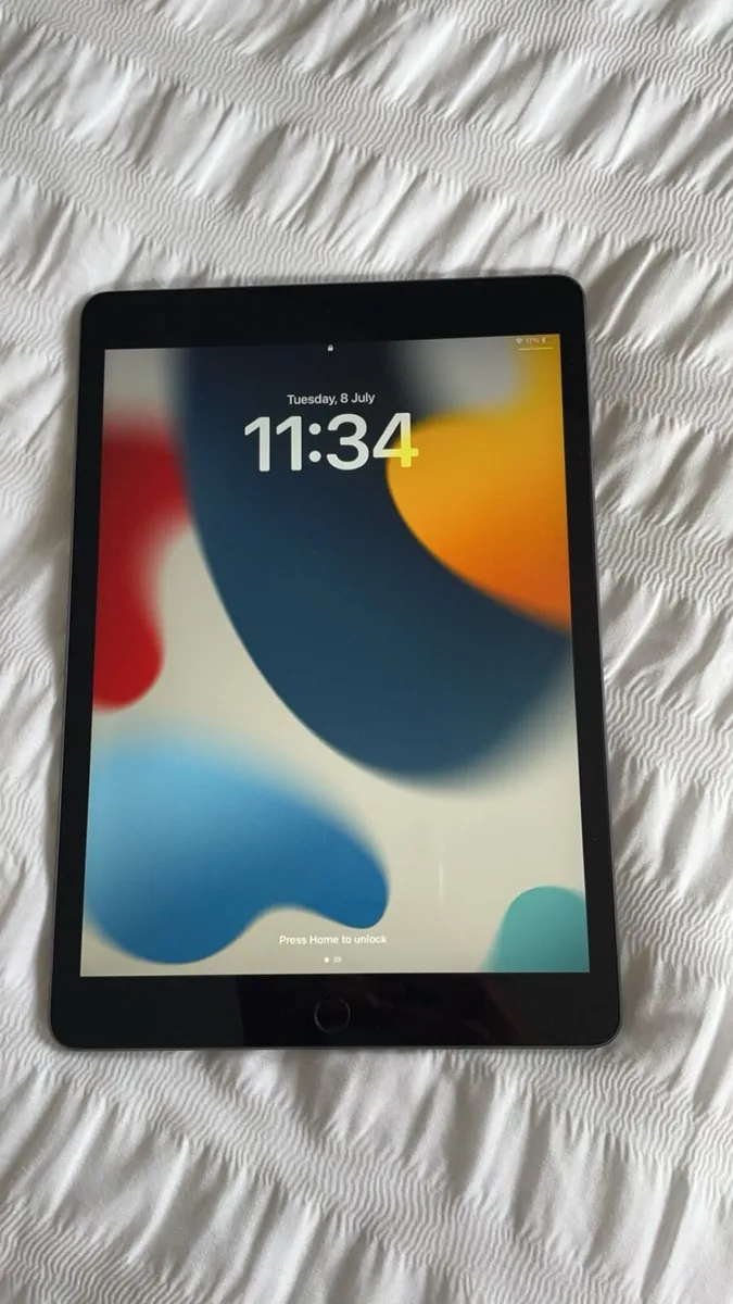 Apple iPad 9th generation - Image 1