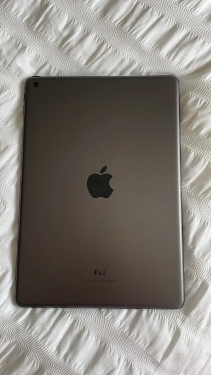 Apple iPad 9th generation - Image 2
