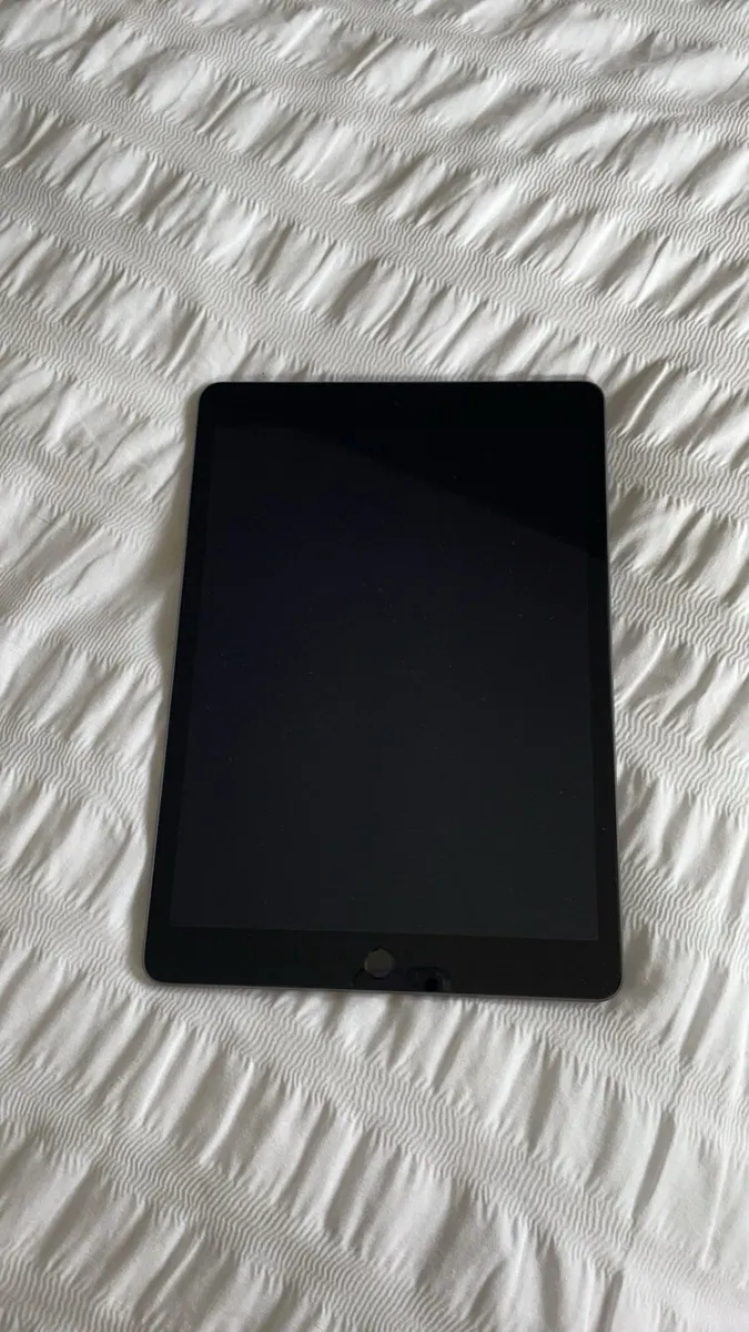 Apple iPad 9th generation - Image 3