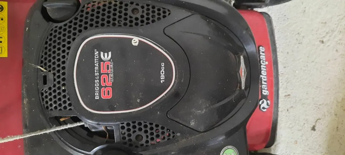 Self drive lawn mower - Image 1