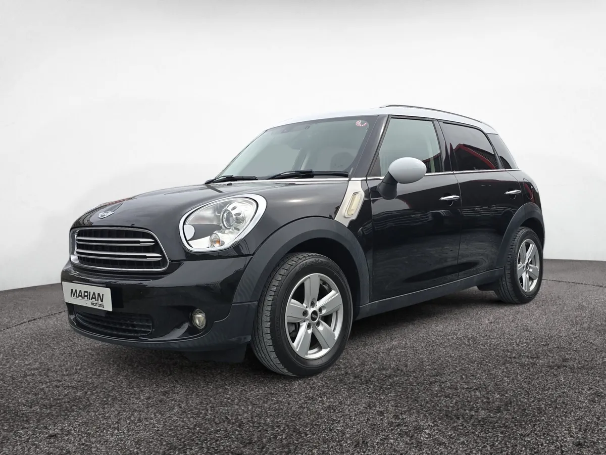 Mini Cooper D Crossover Automatic - Image 3