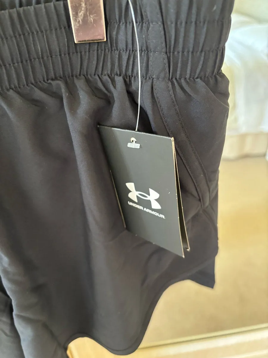 🖤 Brand New Under Armour Ladies Shorts - Image 2