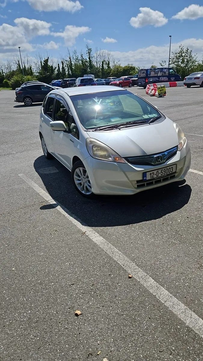 Car - Image 3