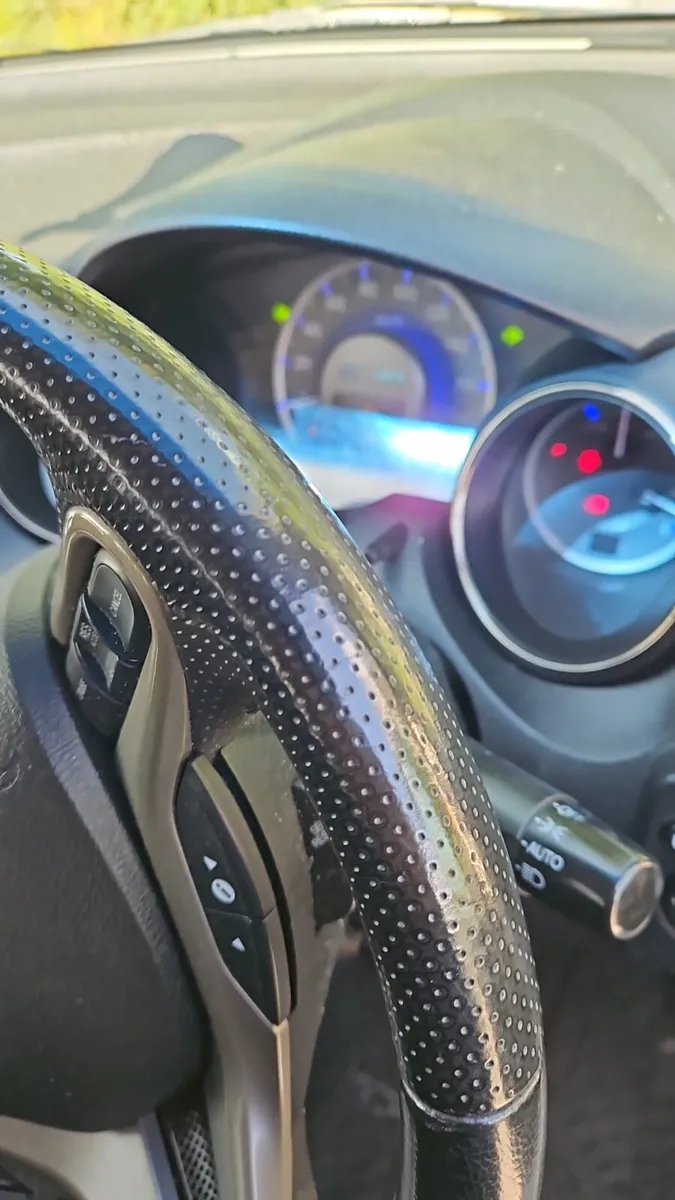 Car - Image 4