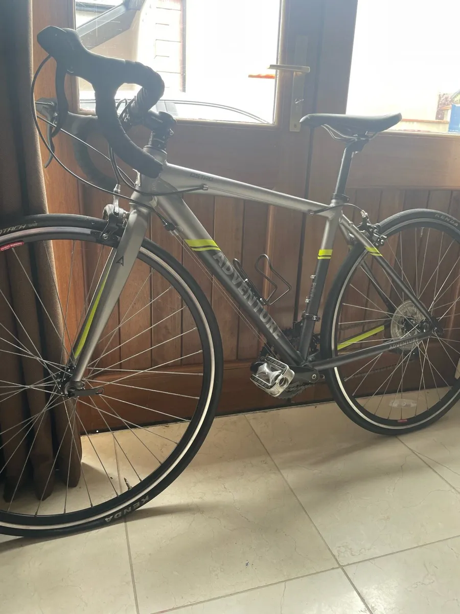 Road bike - Image 1
