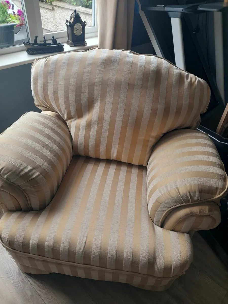 3 piece suite of Furniture - Image 3