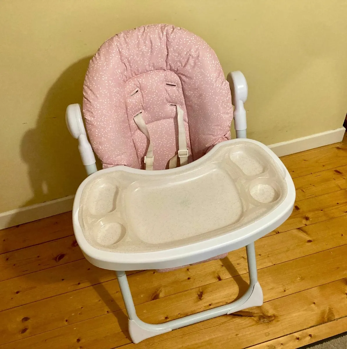 Babylo Foldable High Chair with accessories - Image 2