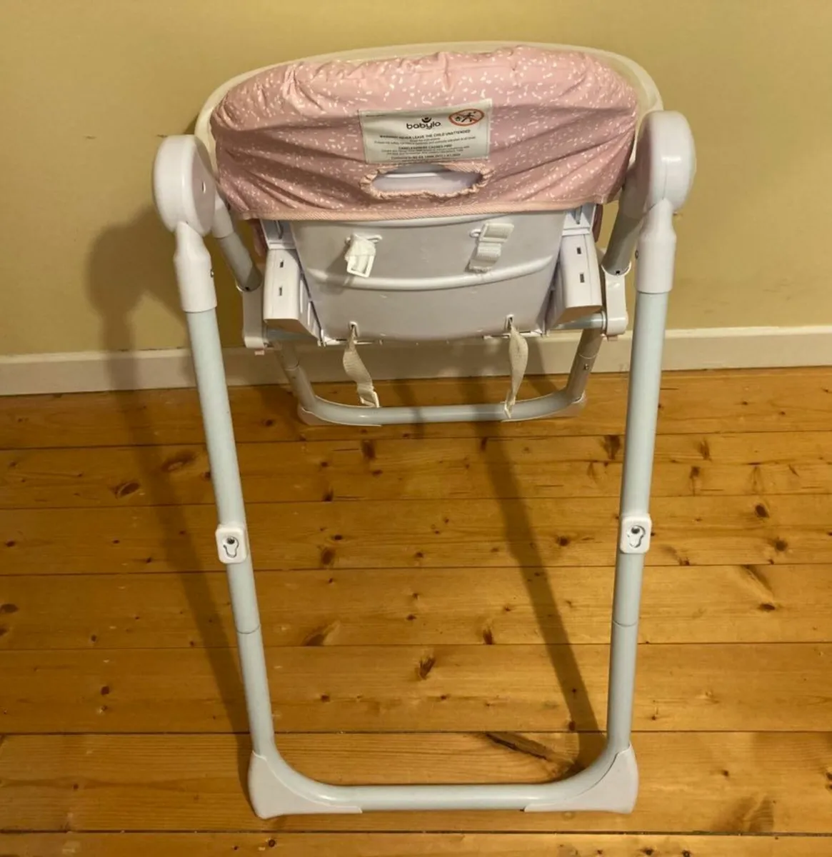 Babylo Foldable High Chair with accessories - Image 4