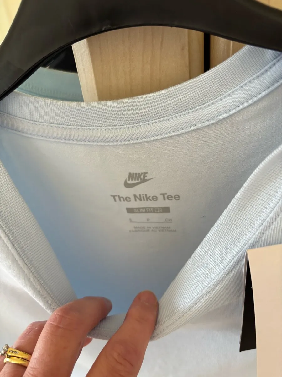 Brand New Nike Ladies Tee Shirt - Image 3