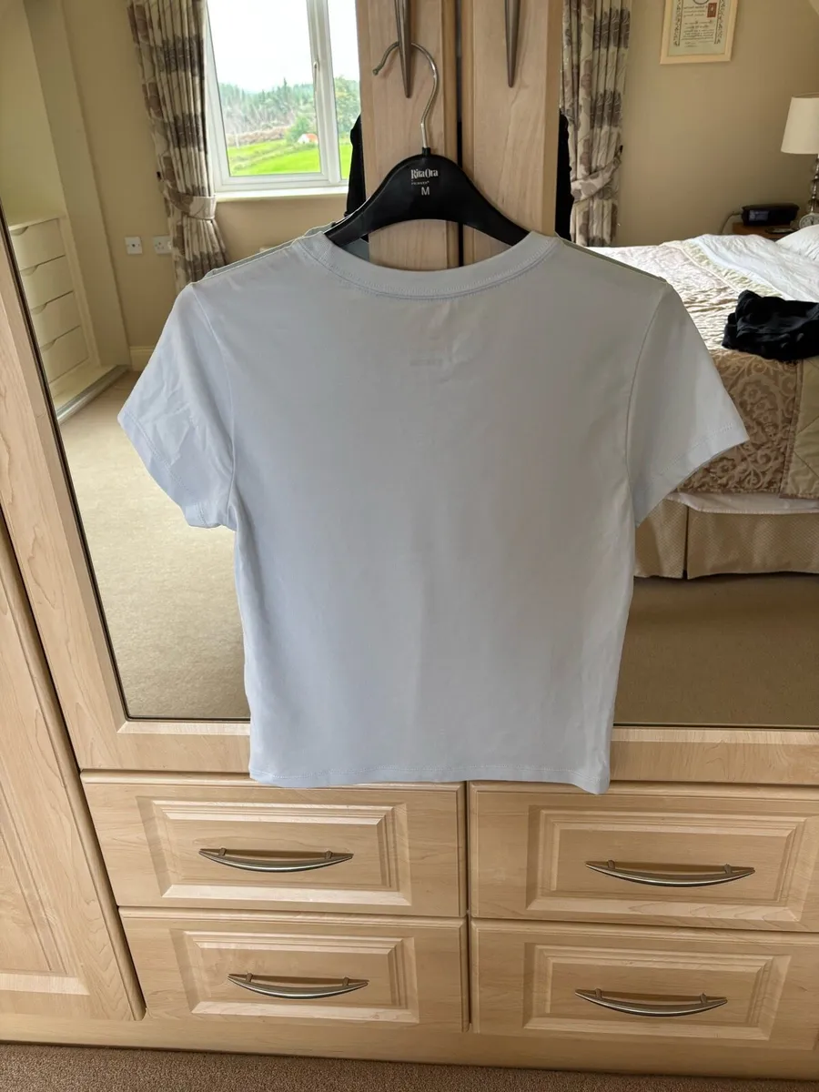 Brand New Nike Ladies Tee Shirt - Image 4