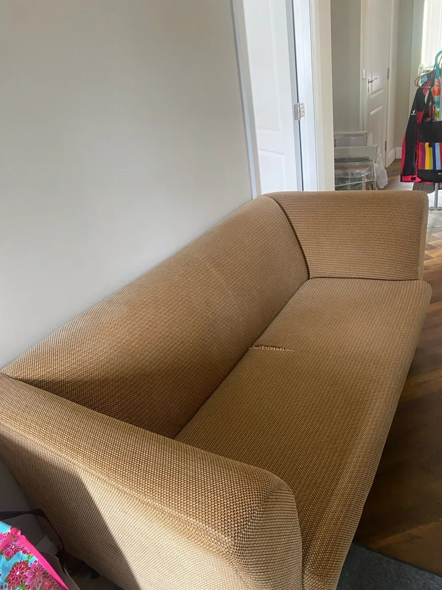 Beautiful contemporary couch - Image 2